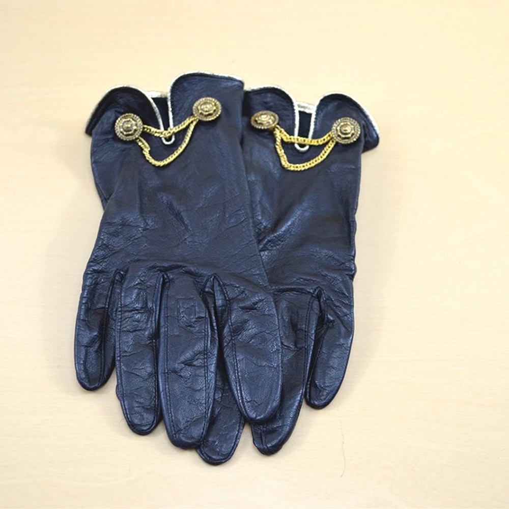 VINTAGE LEATHER GLOVE WITH CHAIN DETAIL #170-3